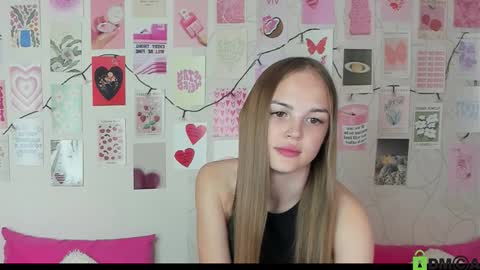 Snapshot of little_radiant_sun chatting on 09-24-25, 09:34 Kriss online show from 09-24-25, 09:34