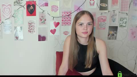 Snapshot of little_radiant_sun chatting on 10-10-25, 10:03 Kriss online show from 10-10-25, 10:03