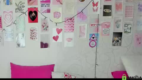 Snapshot of little_radiant_sun chatting on 11-01-25, 06:15 Kriss online show from 11-01-25, 06:15