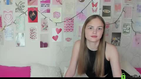 Snapshot of little_radiant_sun chatting on 11-27-25, 08:16 Kriss online show from 11-27-25, 08:16