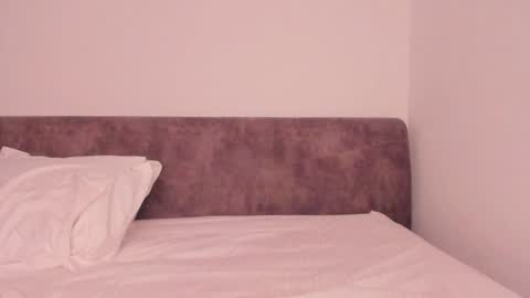 Snapshot of little_red_diamond chatting on 12-13-24, 09:35 hey im anna online show from 12-13-24, 09:35