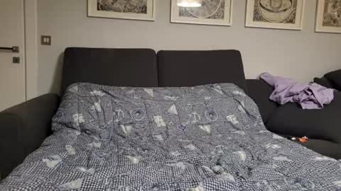 Snapshot of little_sakuraxxx chatting on 01-05-25, 02:06 GiuliaFrancesco online show from 01-05-25, 02:06