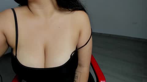 Snapshot of little_shaara chatting on 03-08-25, 08:44 Shaara  online show from 03-08-25, 08:44