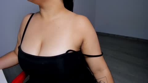 Snapshot of little_shaara chatting on 03-09-25, 04:27 Shaara  online show from 03-09-25, 04:27