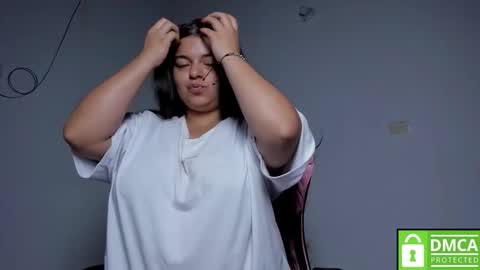 Snapshot of little_shaara chatting on 09-15-25, 08:25 Shaara  online show from 09-15-25, 08:25