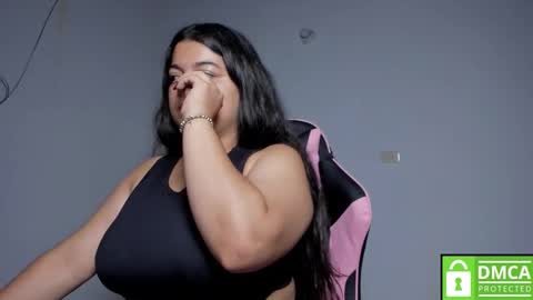 Snapshot of little_shaara chatting on 09-19-25, 08:27 Shaara  online show from 09-19-25, 08:27