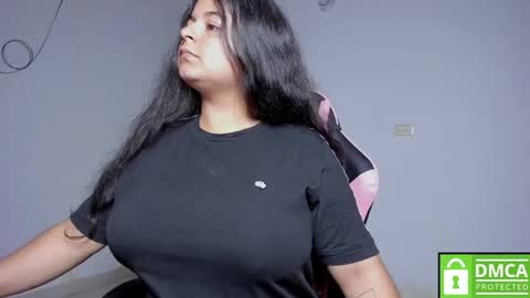 Snapshot of little_shaara chatting on 09-22-25, 08:22 Shaara  online show from 09-22-25, 08:22