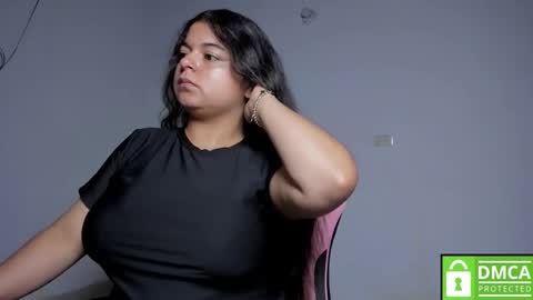 Snapshot of little_shaara chatting on 09-25-25, 08:40 Shaara  online show from 09-25-25, 08:40