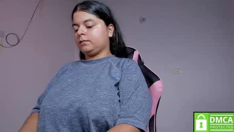 Snapshot of little_shaara chatting on 10-14-25, 08:20 Shaara  online show from 10-14-25, 08:20