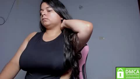 Snapshot of little_shaara chatting on 10-17-25, 08:50 Shaara  online show from 10-17-25, 08:50