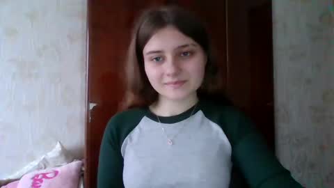 little_shygirl_ online show from 01-24-25, 08:44