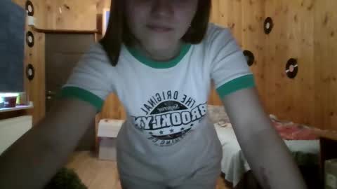 little_shygirl_ online show from 09-09-25, 04:17