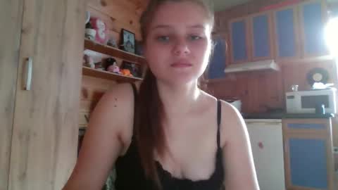 little_shygirl_ online show from 09-21-25, 04:14
