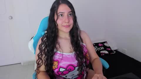 Snapshot of little_sparkles_0f_l0v3 chatting on 12-01-25, 09:53 Laire online show from 12-01-25, 09:53