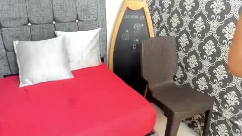 Snapshot of little_sugar19 chatting on 10-21-25, 12:28 alex online show from 10-21-25, 12:28