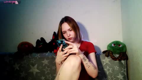 Snapshot of little_sugar_queen chatting on 01-18-26, 08:34 Akin online show from 01-18-26, 08:34