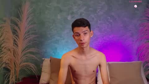 Snapshot of little_twiink chatting on 03-11-25, 01:16 Juan Ferrer online show from 03-11-25, 01:16