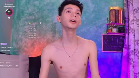 Snapshot of little_twiink chatting on 10-04-25, 03:26 Juan Ferrer online show from 10-04-25, 03:26