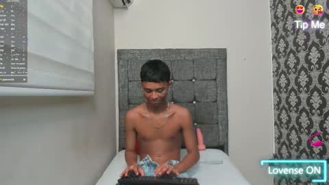 Snapshot of little_twink19x chatting on 03-10-26, 07:30 JESSAR online show from 03-10-26, 07:30
