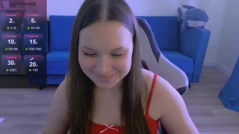 Snapshot of littlebby_di chatting on 09-11-25, 11:32 Di online show from 09-11-25, 11:32