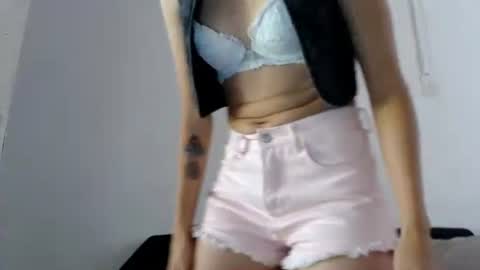 Snapshot of littlebell44 chatting on 06-11-26, 02:48 sofia online show from 06-11-26, 02:48
