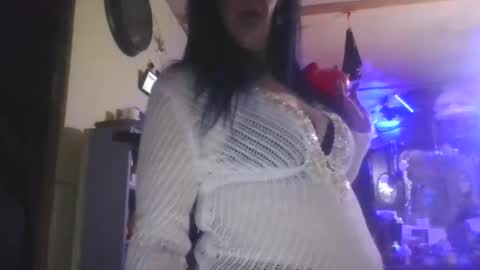 Snapshot of littlebigsquirt7945 chatting on 11-07-25, 05:07 Sady Jayne online show from 11-07-25, 05:07