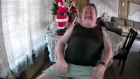 Littled83057 online show from 12-19-24, 09:06