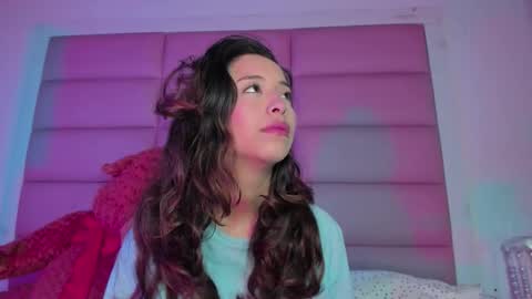 littlee_emma_ online show from 12-22-25, 03:25