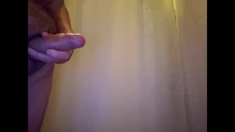 Snapshot of littleguyy888 chatting on 02-18-26, 01:07 littleguyy888 online show from 02-18-26, 01:07