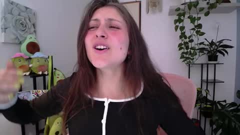 Snapshot of littlelaksmi chatting on 03-09-25, 12:53 Laksmi online show from 03-09-25, 12:53