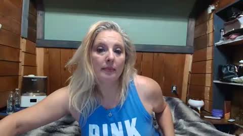 lisanixs online show from 05-26-26, 01:23