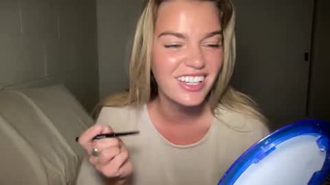 Snapshot of littlemaryjane19 chatting on 03-07-25, 05:51 Marciabrady online show from 03-07-25, 05:51