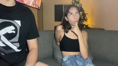 Snapshot of littlemegancouple chatting on 12-21-24, 10:06 the mengan show online show from 12-21-24, 10:06