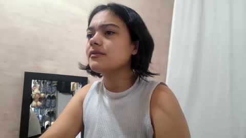 Snapshot of littlemelii chatting on 09-12-25, 04:51 Melia online show from 09-12-25, 04:51