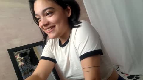 Snapshot of littlemelii chatting on 09-13-25, 08:08 Melia online show from 09-13-25, 08:08