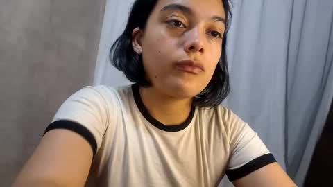 Snapshot of littlemelii chatting on 09-17-25, 04:03 Melia online show from 09-17-25, 04:03