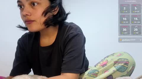 Snapshot of littlemelii chatting on 11-14-25, 05:00 Melia online show from 11-14-25, 05:00