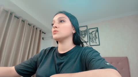 Snapshot of littlemolly_pregnant chatting on 02-04-25, 01:56 Sarahs Room online show from 02-04-25, 01:56