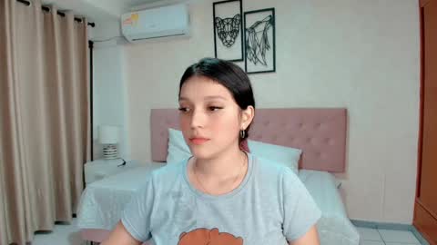 Snapshot of littlemolly_pregnant chatting on 03-04-25, 03:11 Sarahs Room online show from 03-04-25, 03:11