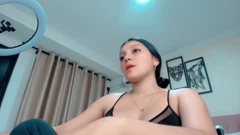 Snapshot of littlemolly_pregnant chatting on 03-12-25, 05:02 Sarahs Room online show from 03-12-25, 05:02