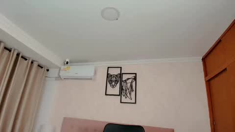 Snapshot of littlemolly_pregnant chatting on 09-29-25, 09:08 Sarahs Room online show from 09-29-25, 09:08