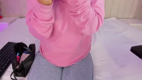 im olivia IG littleolivia01 online show from 01-25-25, 01:30