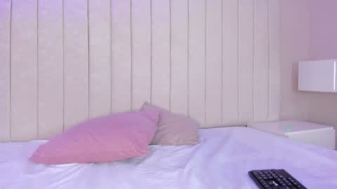 im olivia IG littleolivia01 online show from 01-27-25, 07:13