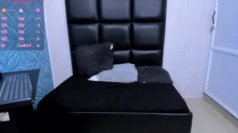 Snapshot of littleparker chatting on 02-02-25, 05:48 PARKER online show from 02-02-25, 05:48