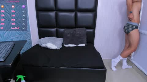 Snapshot of littleparker chatting on 02-07-25, 12:06 PARKER online show from 02-07-25, 12:06