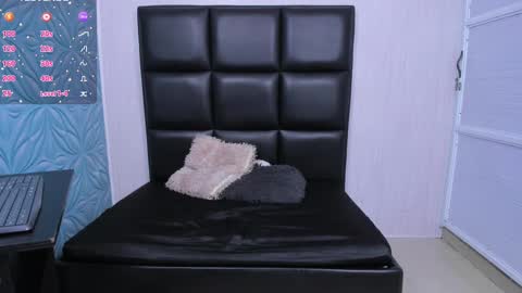 Snapshot of littleparker chatting on 02-19-25, 03:16 PARKER online show from 02-19-25, 03:16