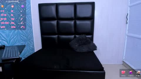 Snapshot of littleparker chatting on 03-06-25, 07:43 PARKER online show from 03-06-25, 07:43