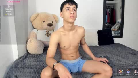 Snapshot of littleparker chatting on 09-12-25, 12:27 PARKER online show from 09-12-25, 12:27