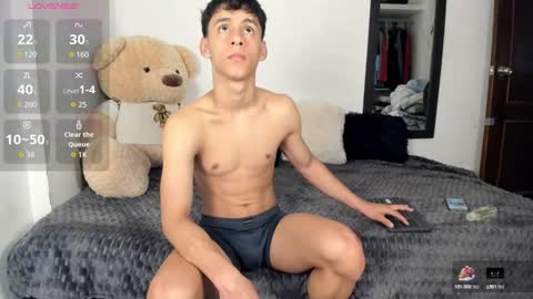 Snapshot of littleparker chatting on 09-22-25, 12:51 PARKER online show from 09-22-25, 12:51