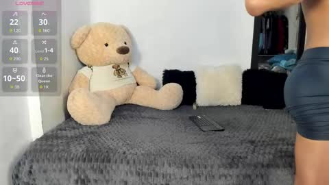 Snapshot of littleparker chatting on 10-02-25, 12:23 PARKER online show from 10-02-25, 12:23